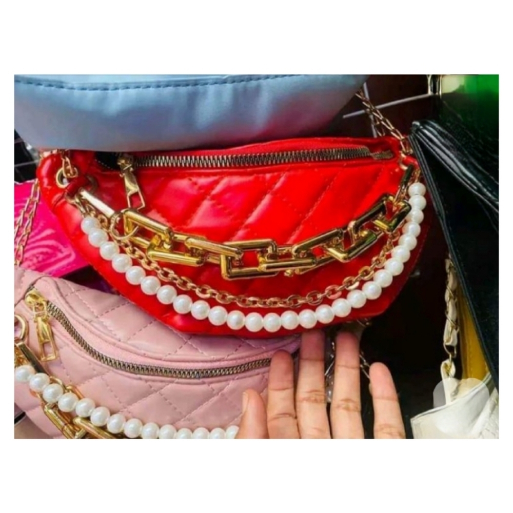 Red Chain Purse - Picture 3 of 15
